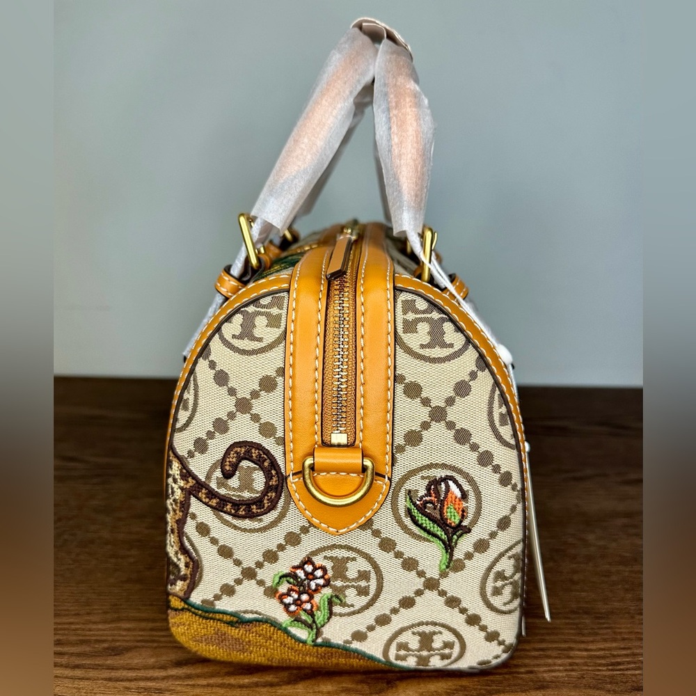 S⭕️LD‼️New Tory Burch T Monogram Jacquard Embroidered Duffle in Hazel - Picture 5 of 9